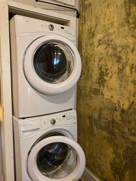 Building Photo - 1408 Washington St