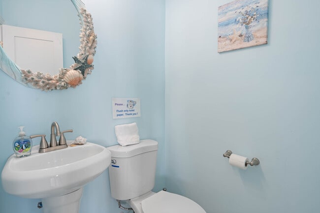 Building Photo - 29331 Clifton Shores Dr