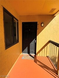 Building Photo - 2915 Winkler Ave