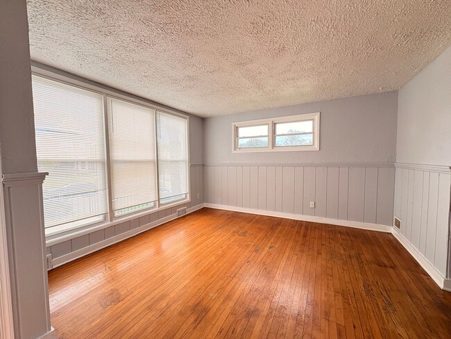 Building Photo - 1236 Stella Dr