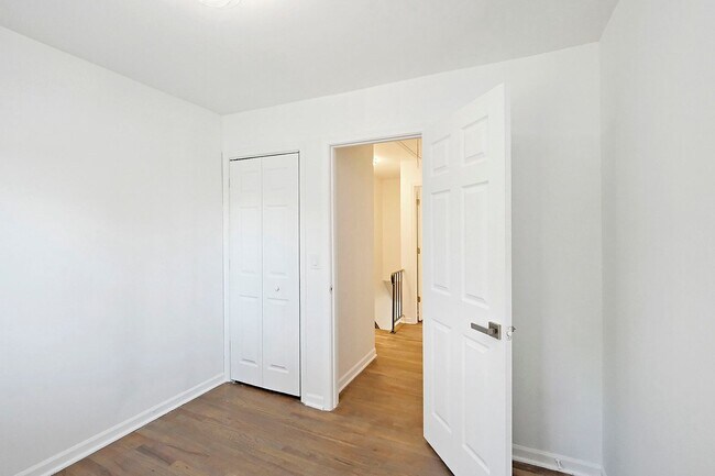 Building Photo - Pet-Friendly Duplex With Fenced Yard – Move-In Ready!