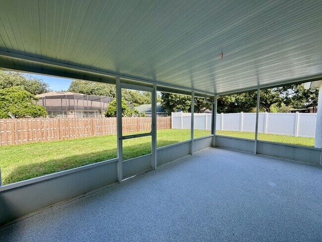 Building Photo - 964 Vanderbilt Dr