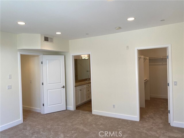 Building Photo - 11851 Laurelwood Dr