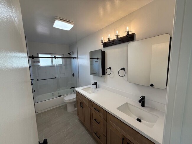Building Photo - Fully Renovated 3-Bedroom Single Family Home in Rodeo