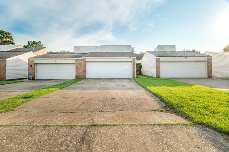 Building Photo - 106 Westchester St