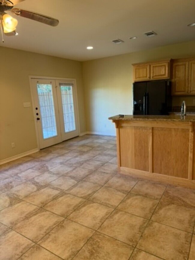 Building Photo - 1211 Cheryl St