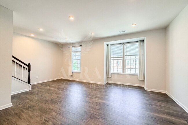 Building Photo - 428 Cross Country Way