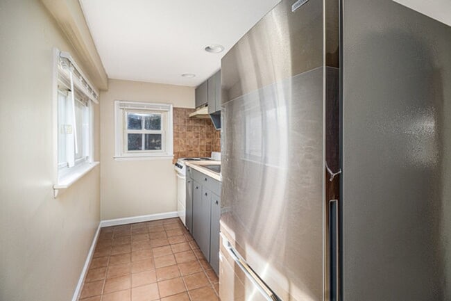 Building Photo - Charming 3-Bedroom Home in Quiet Neighborhood