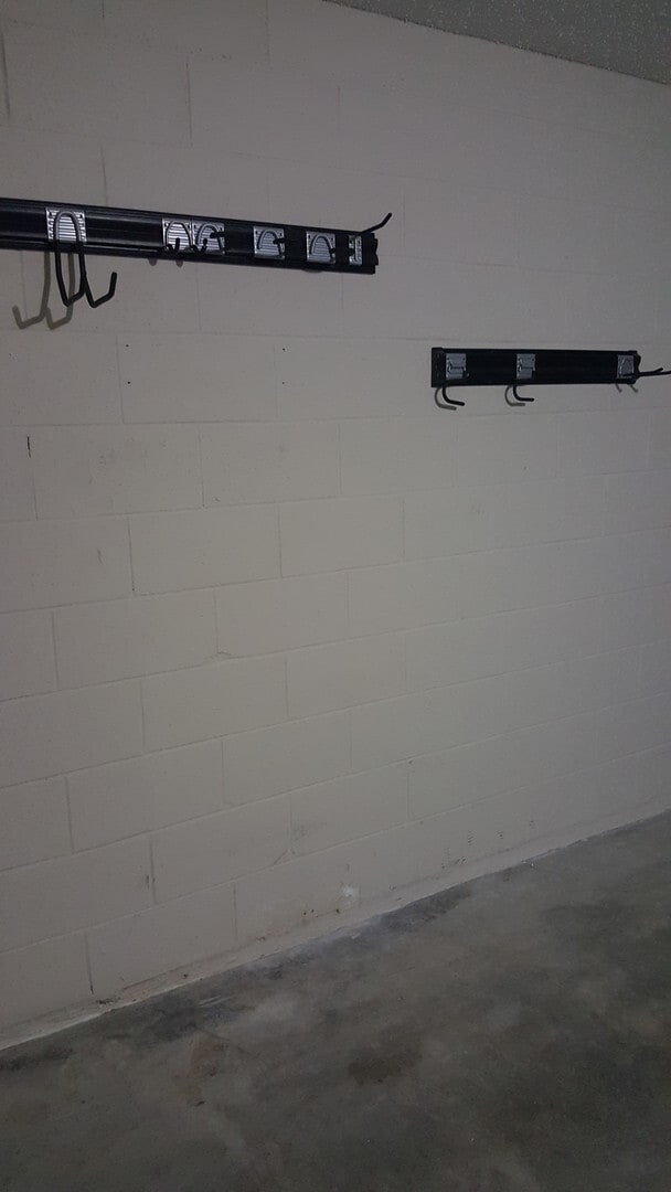 Building Photo - 3 bedroom 2 bath home