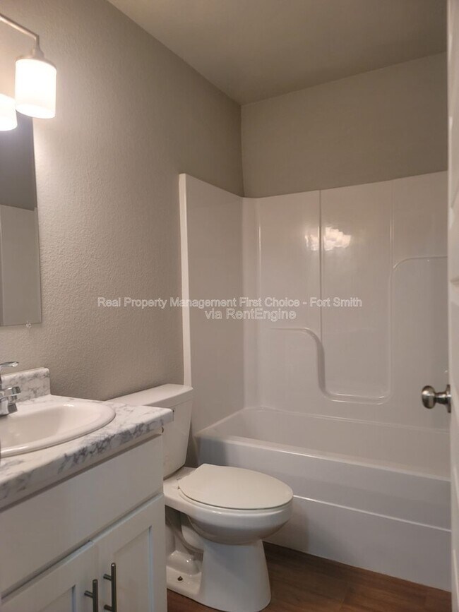 Building Photo - 2108 Ingalls Ln