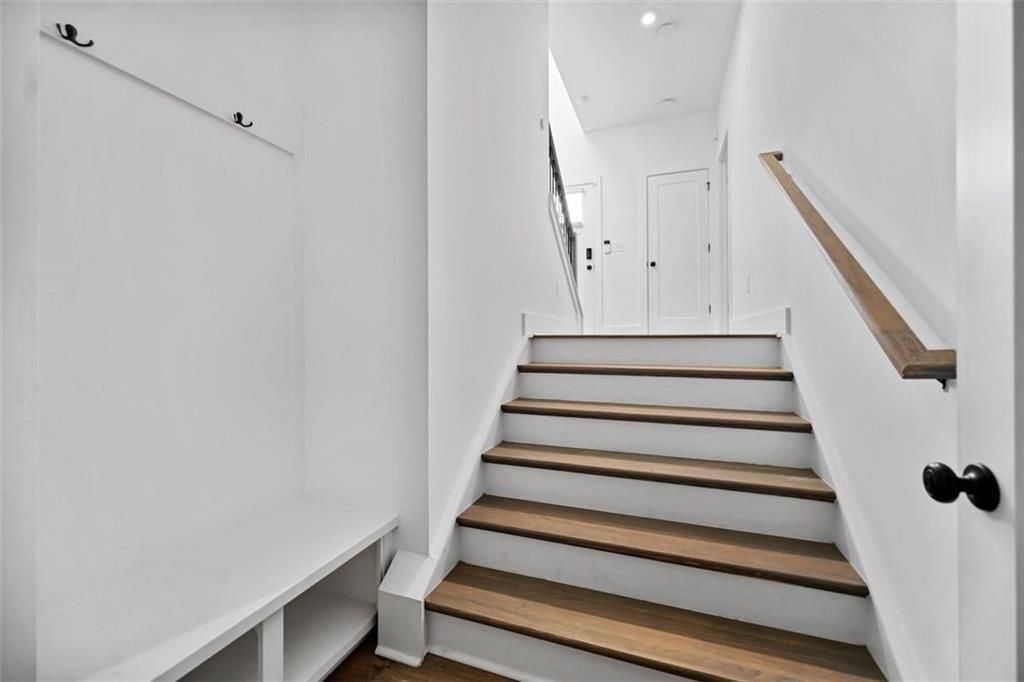Building Photo - 3381 Macaiva Aly