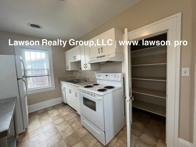 Building Photo - 1733 Maiden Ln SW