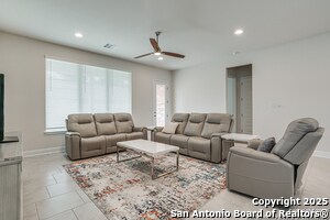 Building Photo - 1114 Aidenbaum