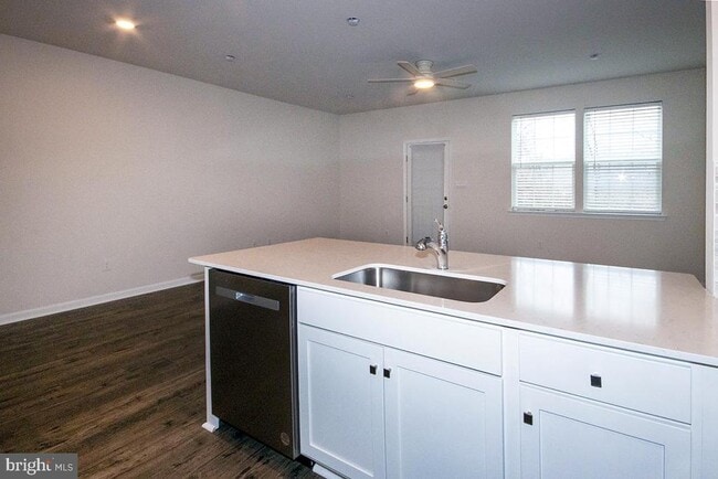 Building Photo - 117 Mazzeo Dr