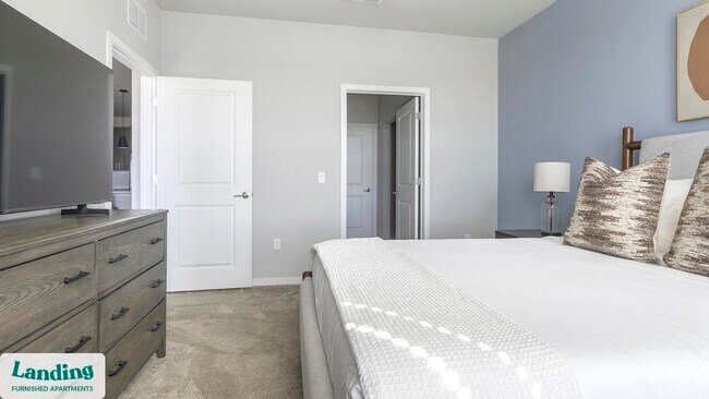 Building Photo - 6850 Foxtail Palm Wy