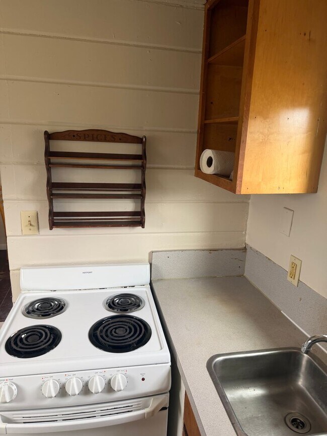 Building Photo - Great Studio Home!