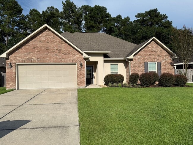 Primary Photo - 3 BEDROOM IN FABULOUS NEIGHBORHOOD!