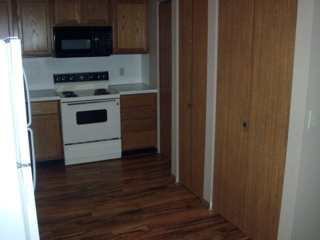 Building Photo - 3 br, 1 bath Townhome - Martin House Townh...