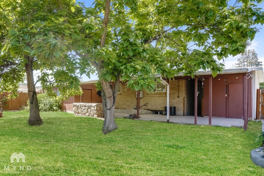 Building Photo - 381 Marquette Dr