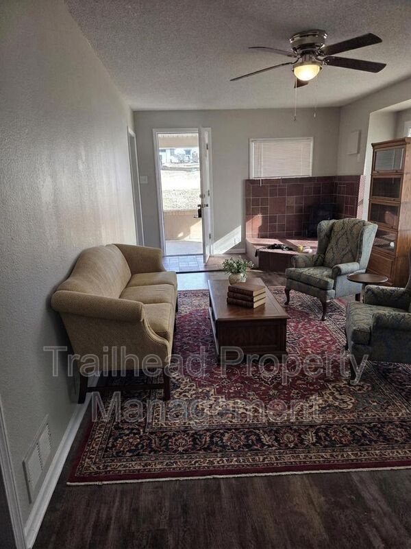 Building Photo - 1502 S Pleasant St