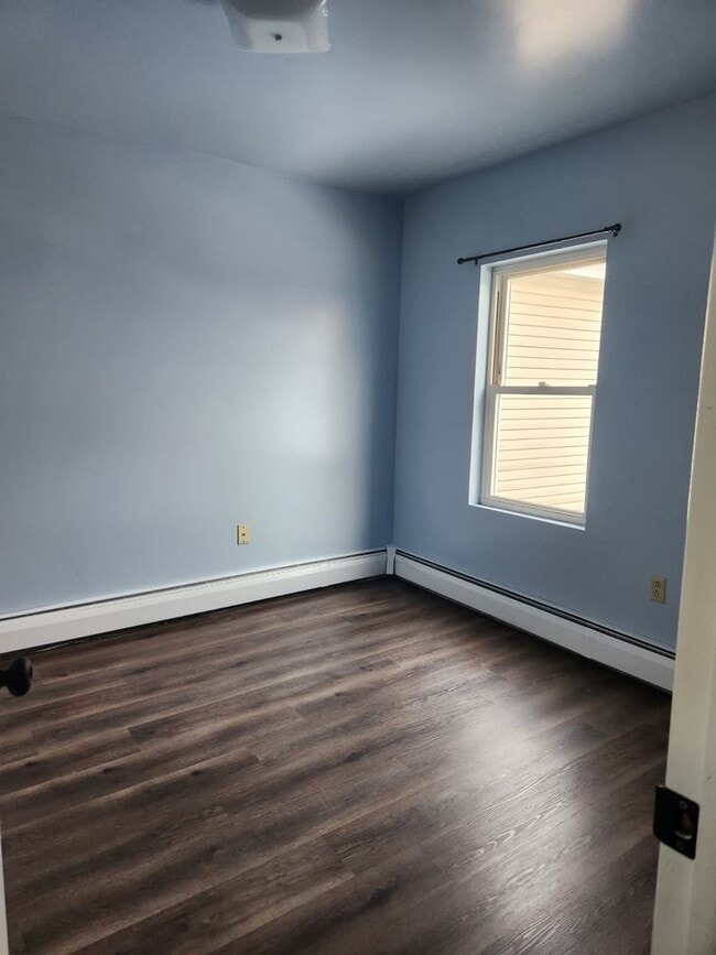 Building Photo - 2015 12th Ave