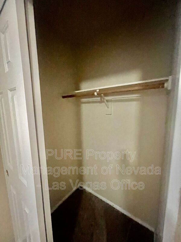 Building Photo - 3528 Laguna Veneta Ave