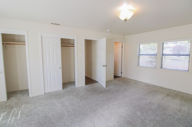 Building Photo - Exceptional Monterey Heights 4 Bedroom Hou...