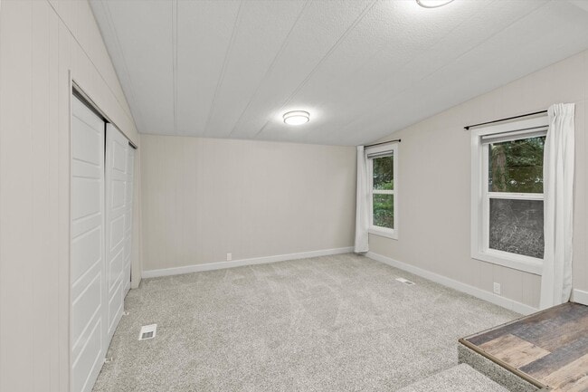 Building Photo - Updated 3 bed Bonney Lake home on dead end street