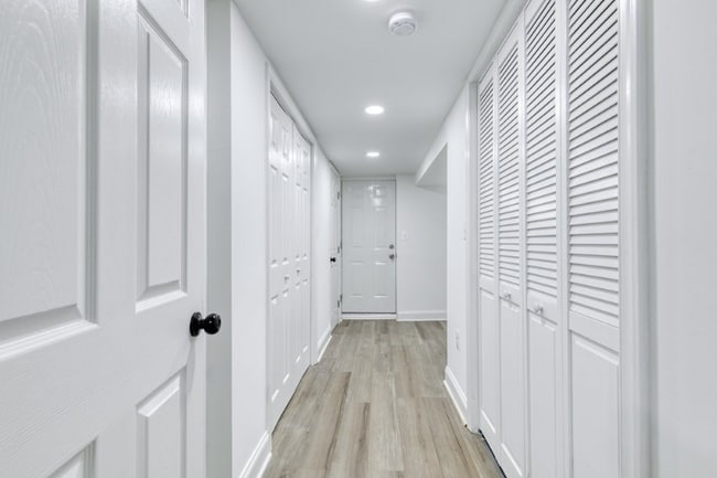 Building Photo - 2226 Redthorn Rd