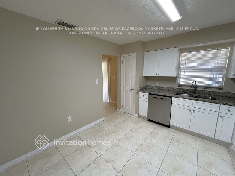 Building Photo - 6101 Waterman Ln
