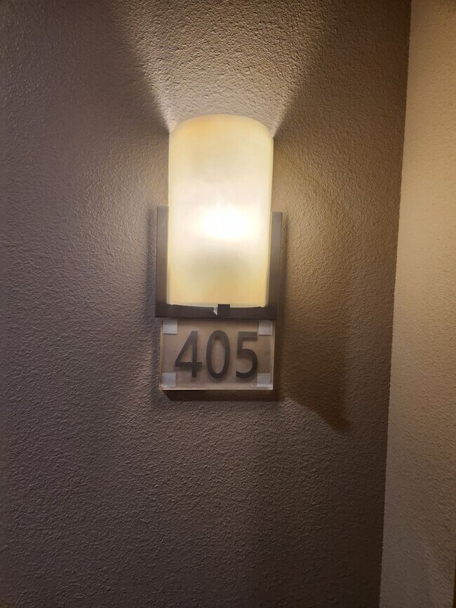 Building Photo - Fully Furnished Park Avenue Condo