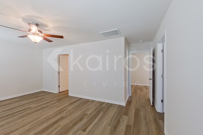 Building Photo - 116 Inez Ave