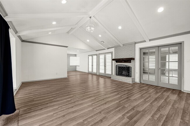 Building Photo - 705 Holly Springs Ct