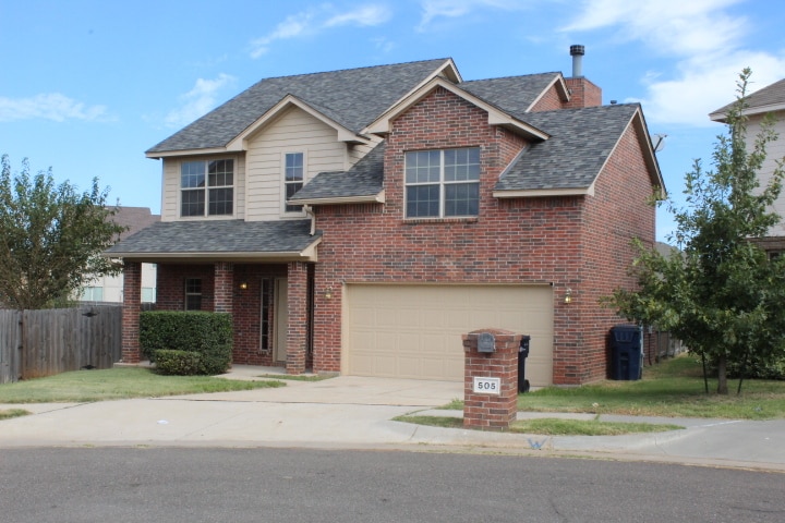 Building Photo - 505 SW 121st Pl