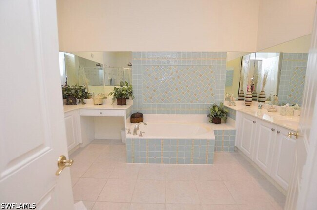 Building Photo - 9267 Museo Cir