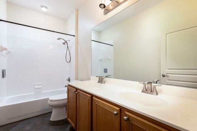 Building Photo - 3961 Knott Dr