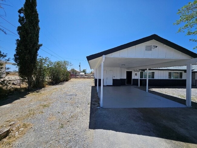 Building Photo - 1083 E Calvada Blvd