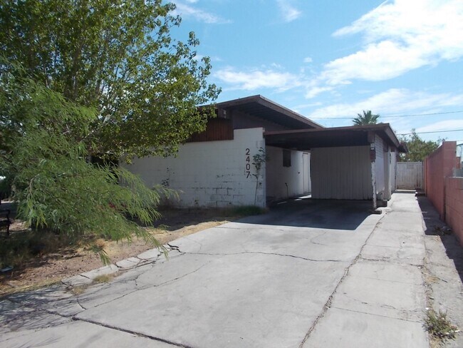 Primary Photo - 2407-2407 S 15th St