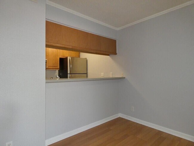 Building Photo - 202 E 45th St