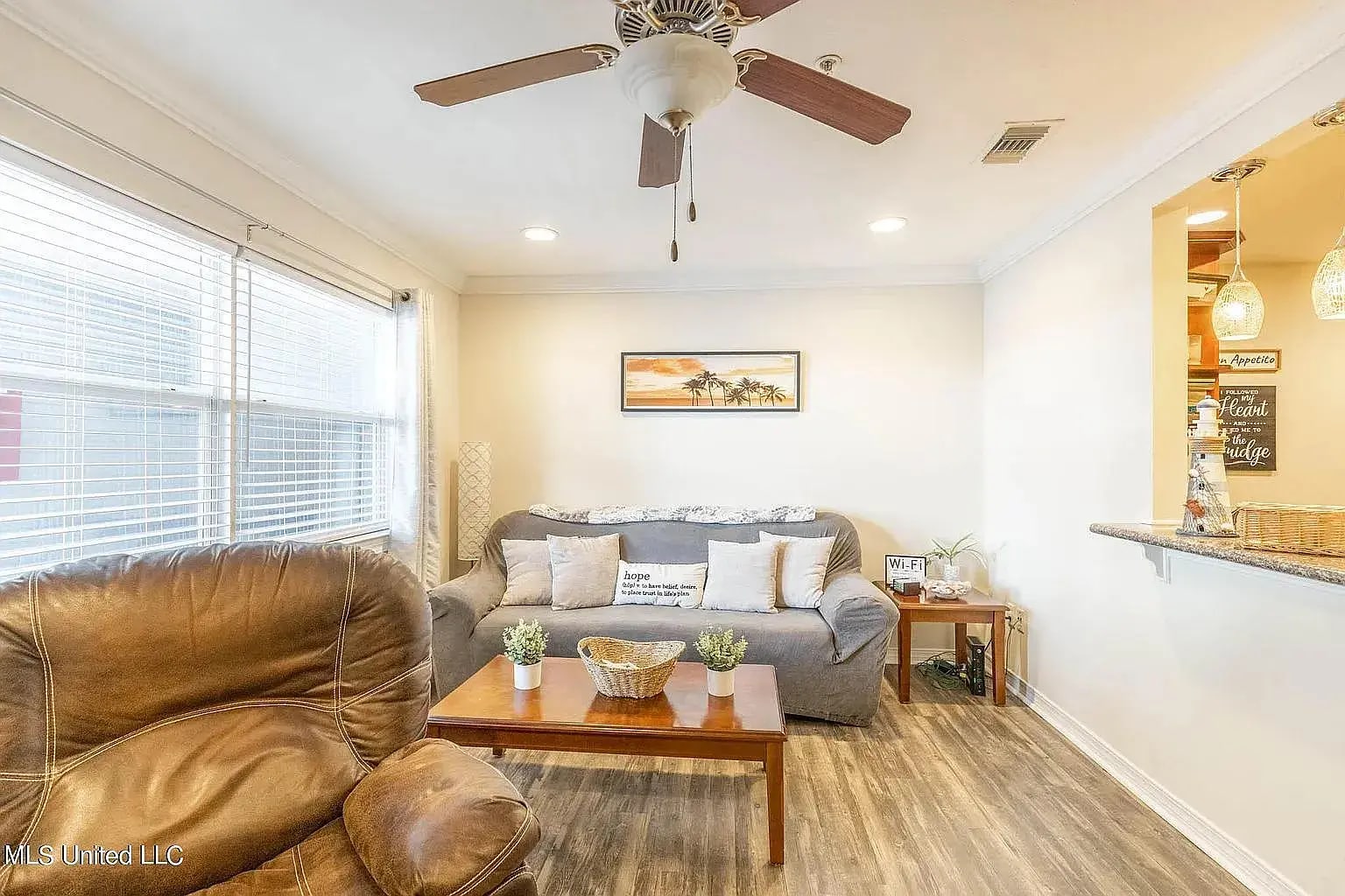 Building Photo - 1282 Beach Blvd