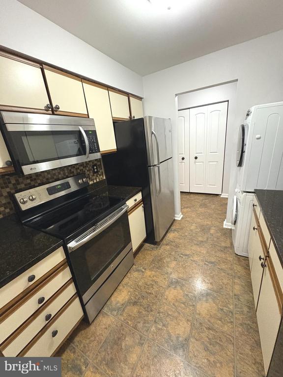 Building Photo - 8489 Falls Run Rd