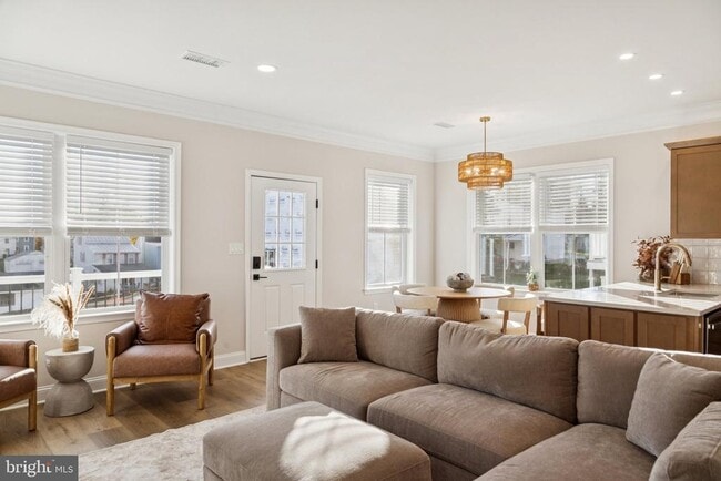 Building Photo - 40 Evergreen Ln