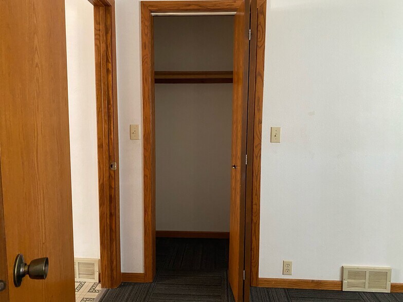 2nd Bedroom closet - 2284 Jackson St