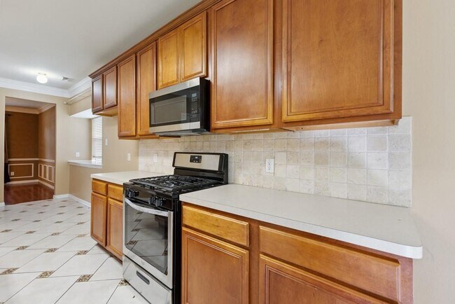 Building Photo - 14111 White Oak Gardens Dr