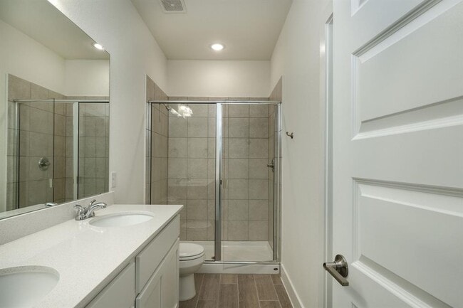 Building Photo - 436 Parkline Dr