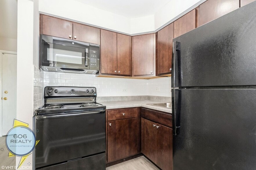 Building Photo - 7300 W North Ave