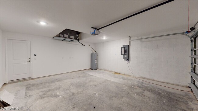 Building Photo - 621 NW 7th Pl