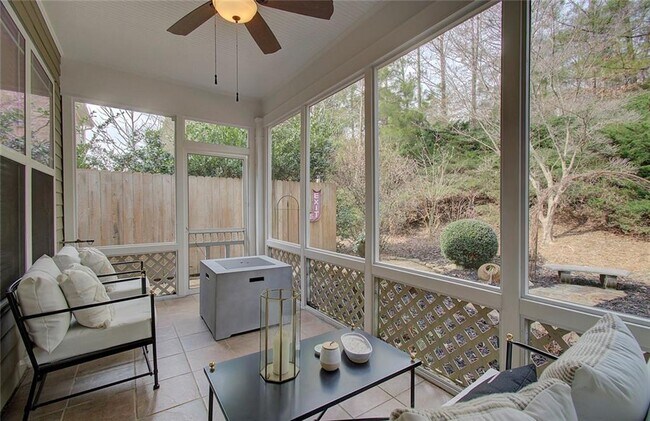 Building Photo - 3822 Carriage House Dr
