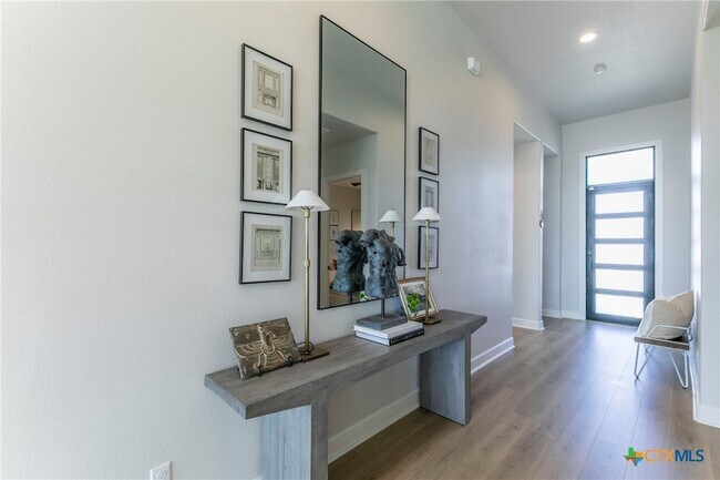Building Photo - 6413 Waggoner Ct