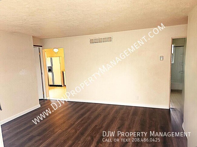 Building Photo - 1627 Martha St